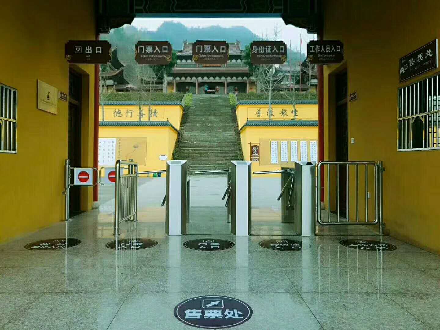 海洋館景區(qū)檢票三輥閘機讓場館入園更加有序規(guī)范