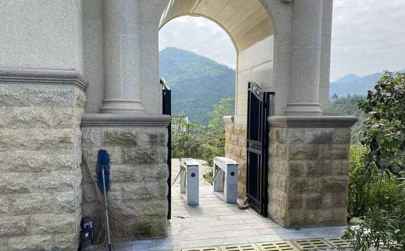 湖北十堰鄖西龜龍山莊與易景通達(dá)成合作 湖北十堰鄖西龜龍山莊與易景通達(dá)成合作