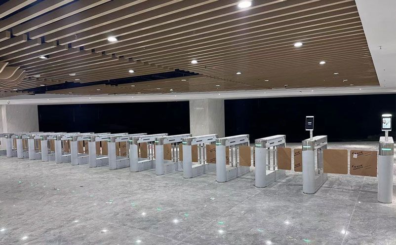 新的景區(qū)票務(wù)系統(tǒng)與老閘機(jī)對(duì)接，系統(tǒng)升級(jí)而硬件不換