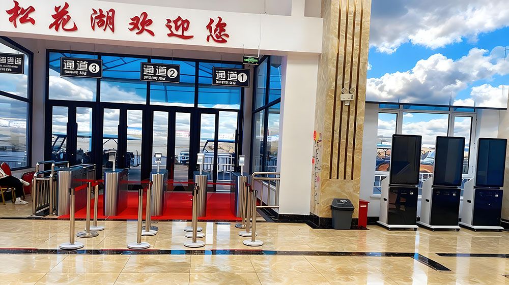 景區(qū)檢票效率低，入口變“堵口”？智能檢票閘機(jī)系統(tǒng)，秒速通行！ 